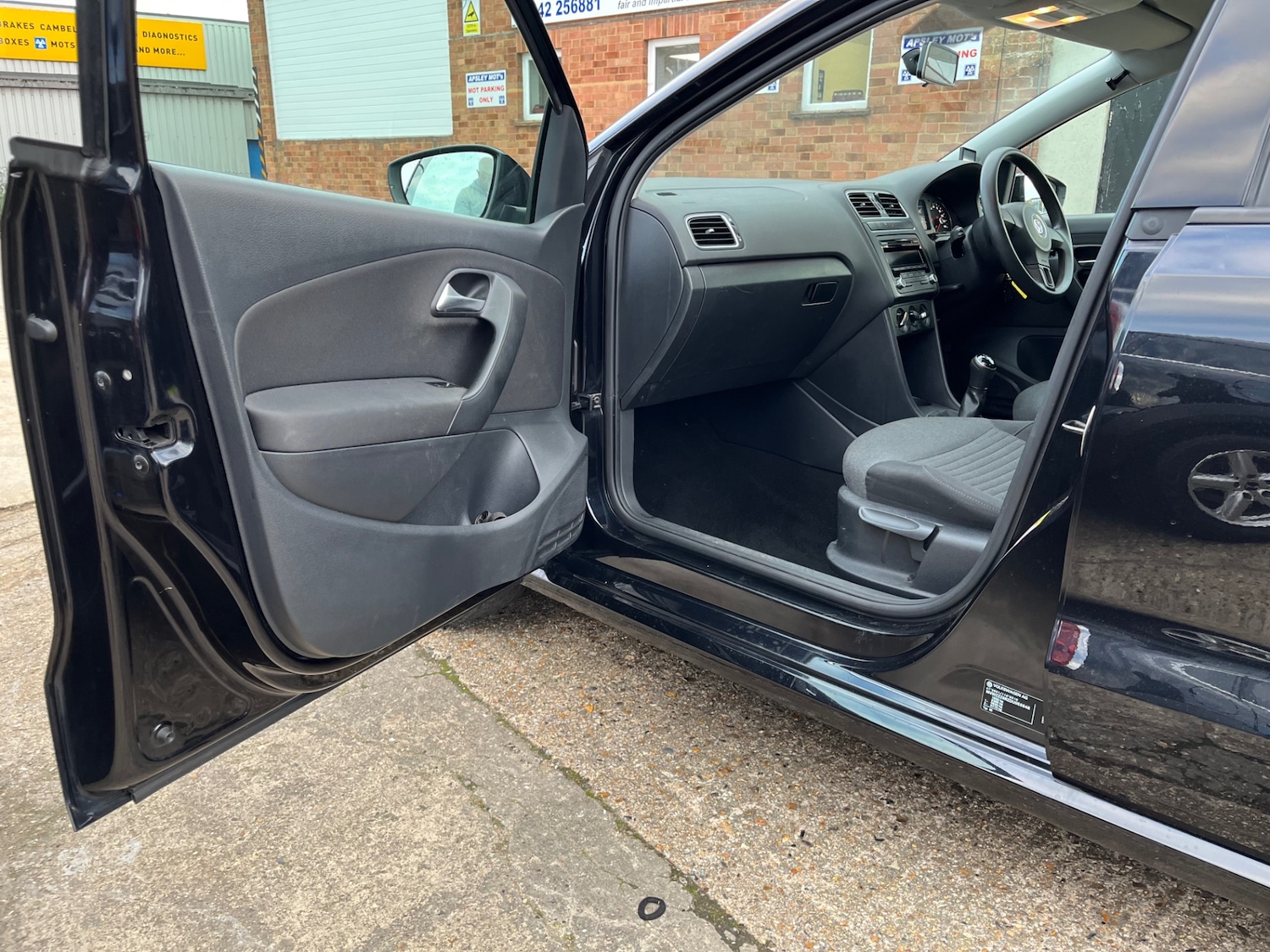 Used Volkswagen Polo 2013 for sale - 76385173: Photo 27