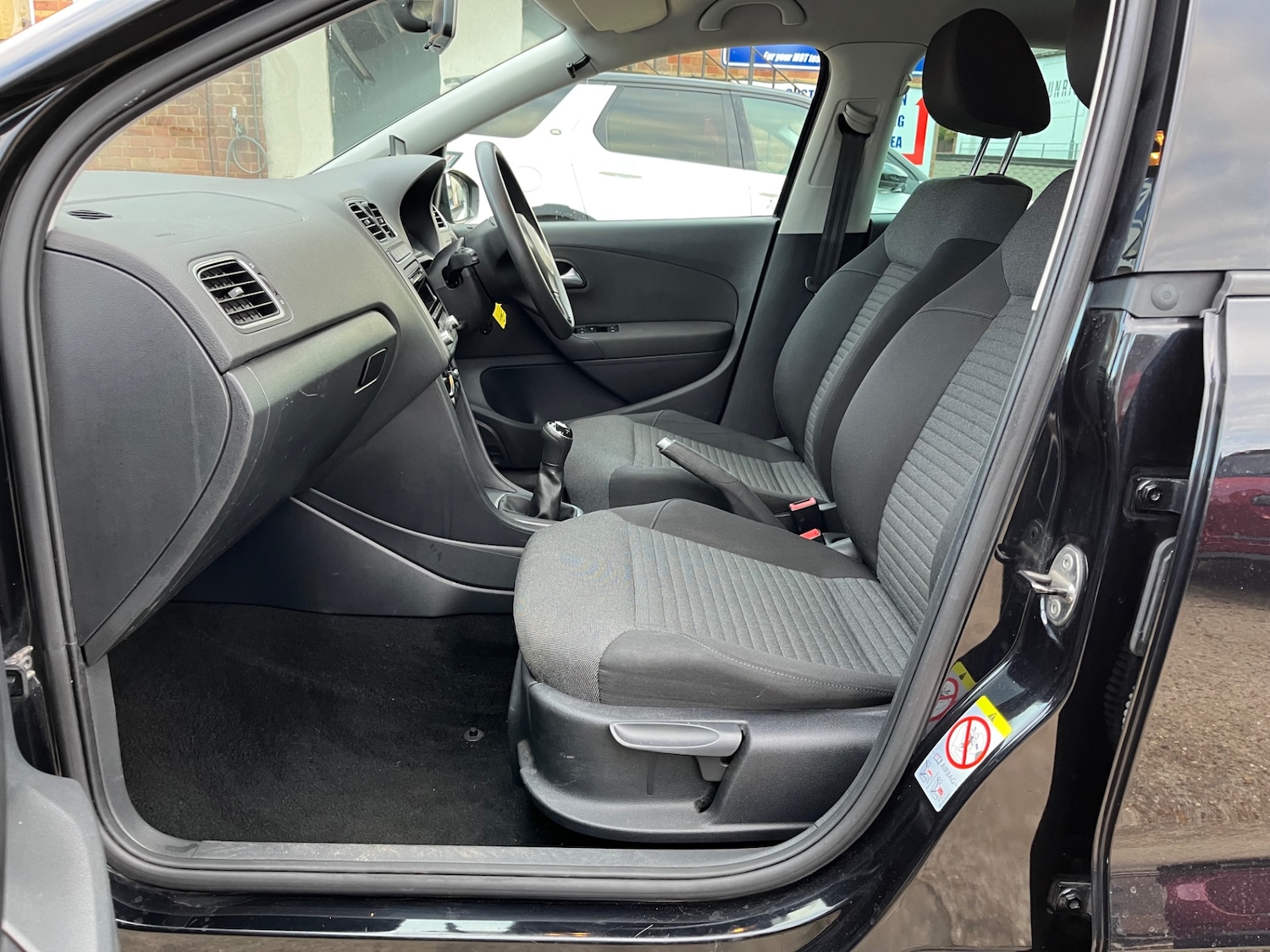 Used Volkswagen Polo 2013 for sale - 76385173: Photo 28