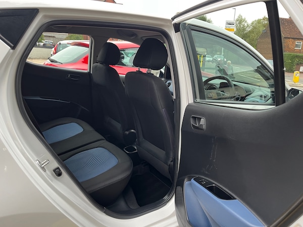 Used Hyundai i10 2015 for sale - 76236840: Photo 18