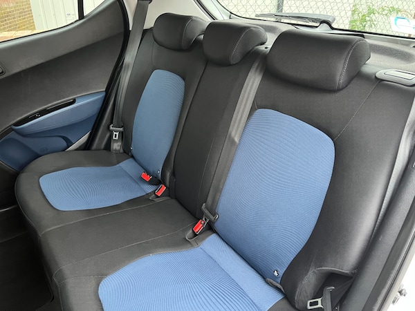Used Hyundai i10 2015 for sale - 76236840: Photo 25