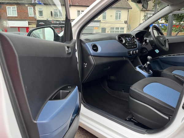 Used Hyundai i10 2015 for sale - 76236840: Photo 26