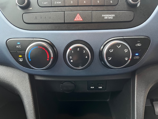 Used Hyundai i10 2015 for sale - 76236840: Photo 33