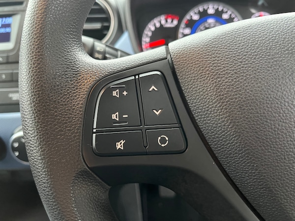 Used Hyundai i10 2015 for sale - 76236840: Photo 34