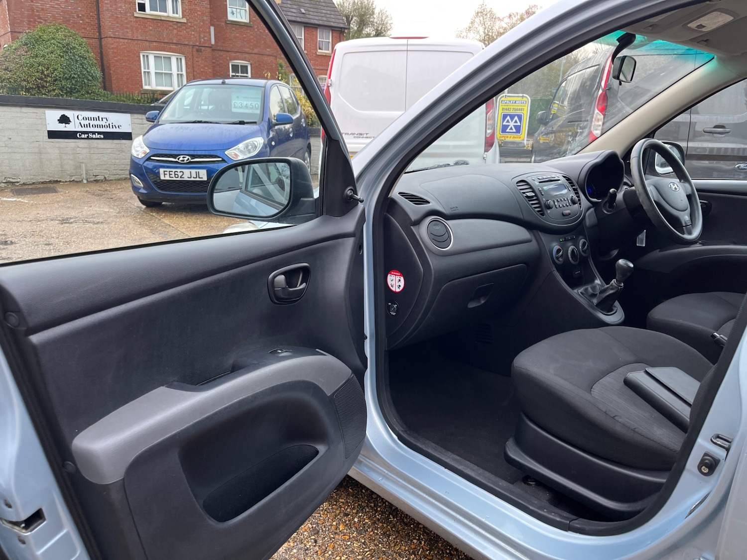 Used Hyundai i10 2011 for sale - 76588872: Photo 14