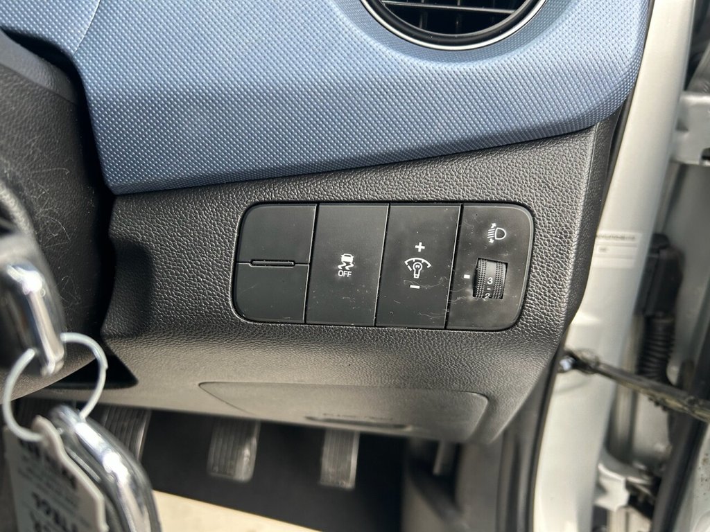 Used Hyundai i10 2014 for sale - 76698677: Photo 18