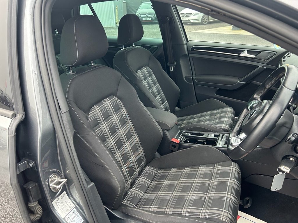 Used Volkswagen Golf 2017 for sale - 77792104: Photo 15