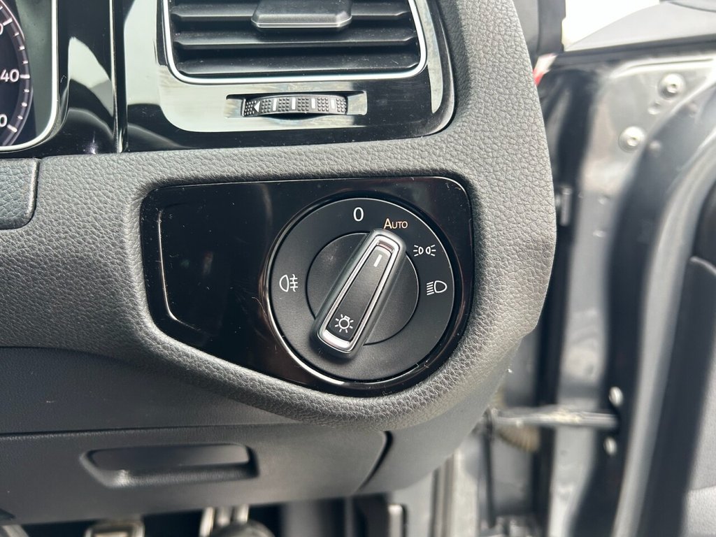 Used Volkswagen Golf 2017 for sale - 77792104: Photo 17