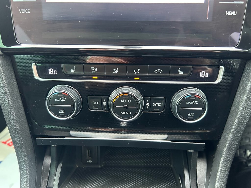 Used Volkswagen Golf 2017 for sale - 77792104: Photo 27