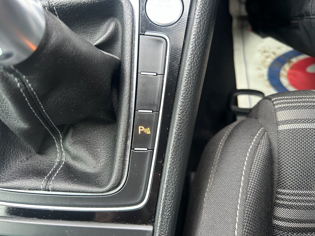 Used Volkswagen Golf 2017 for sale - 77792104: Photo 30