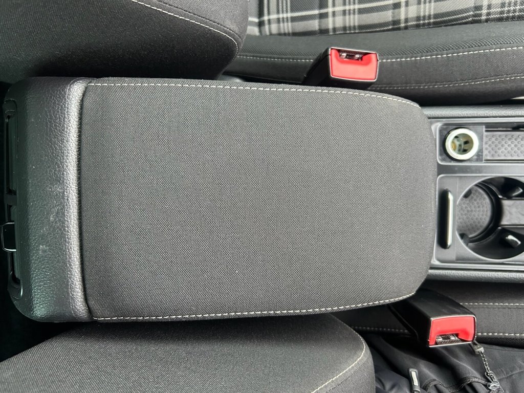 Used Volkswagen Golf 2017 for sale - 77792104: Photo 32