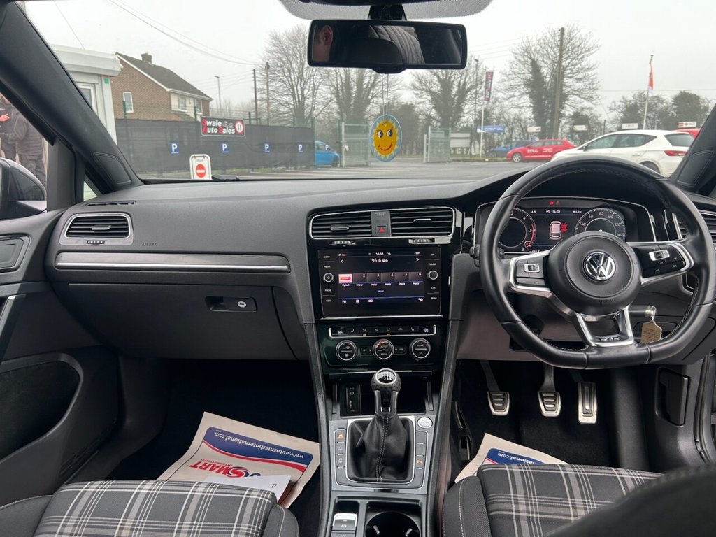 Used Volkswagen Golf 2017 for sale - 77792104: Photo 36