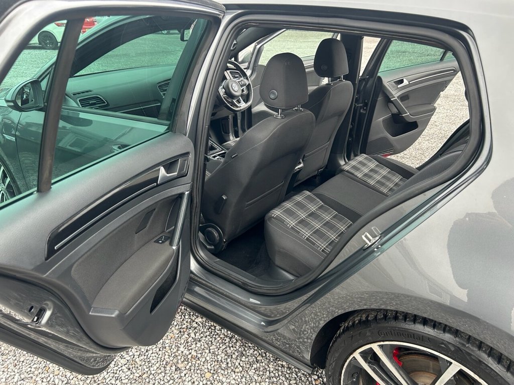 Used Volkswagen Golf 2017 for sale - 77792104: Photo 40