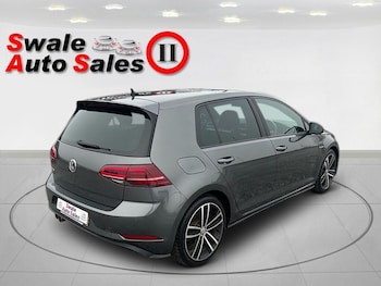 Used Volkswagen Golf 2017 for sale - 77792104: Photo