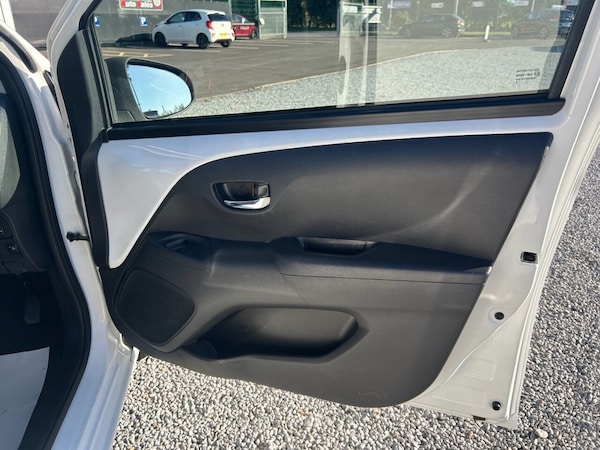 Used Toyota AYGO 2018 for sale - 76092896: Photo 11