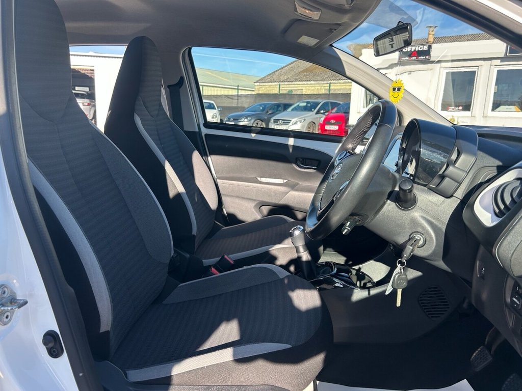 Used Toyota AYGO 2018 for sale - 76092896: Photo 12