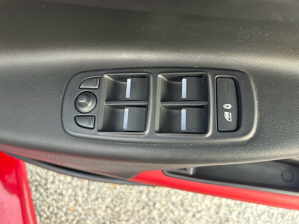 Used Jaguar XE 2017 for sale - 77161688: Photo 17