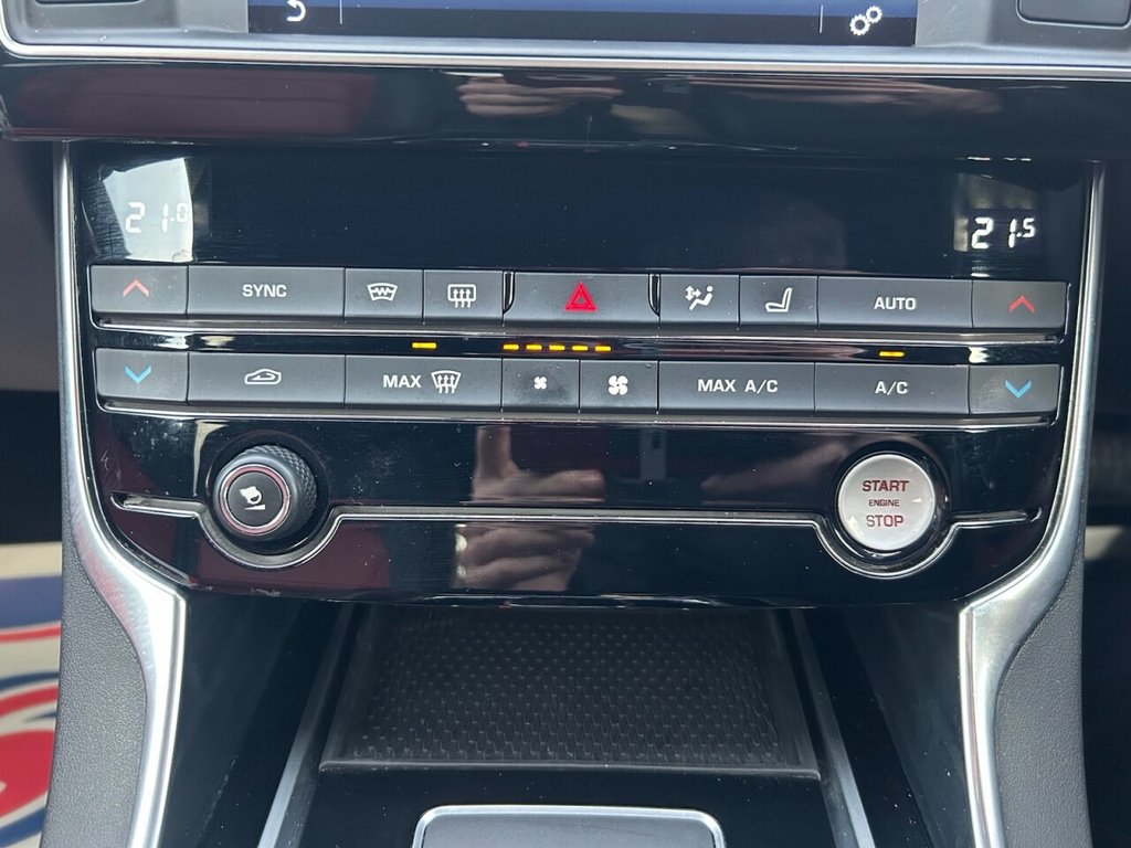 Used Jaguar XE 2017 for sale - 77161688: Photo 32