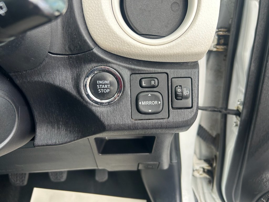 Used Toyota Yaris 2013 for sale - 75877675: Photo 17