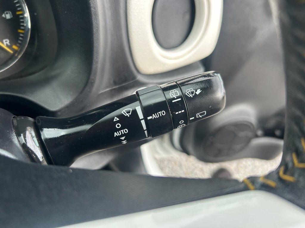 Used Toyota Yaris 2013 for sale - 75877675: Photo 23