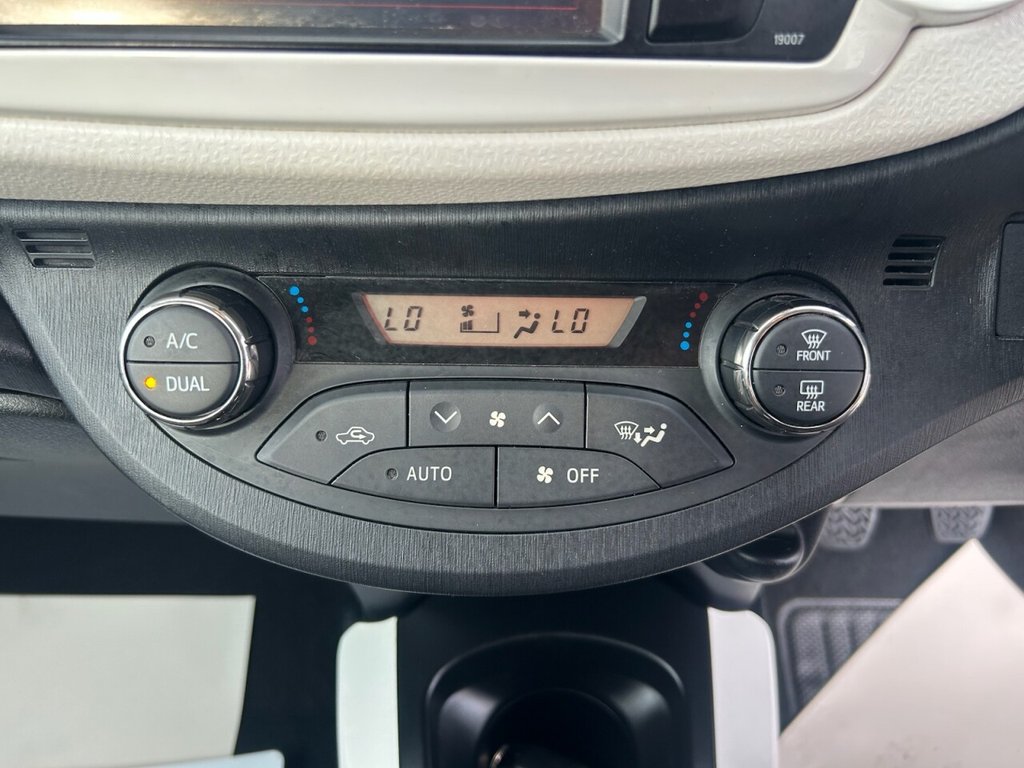 Used Toyota Yaris 2013 for sale - 75877675: Photo 28