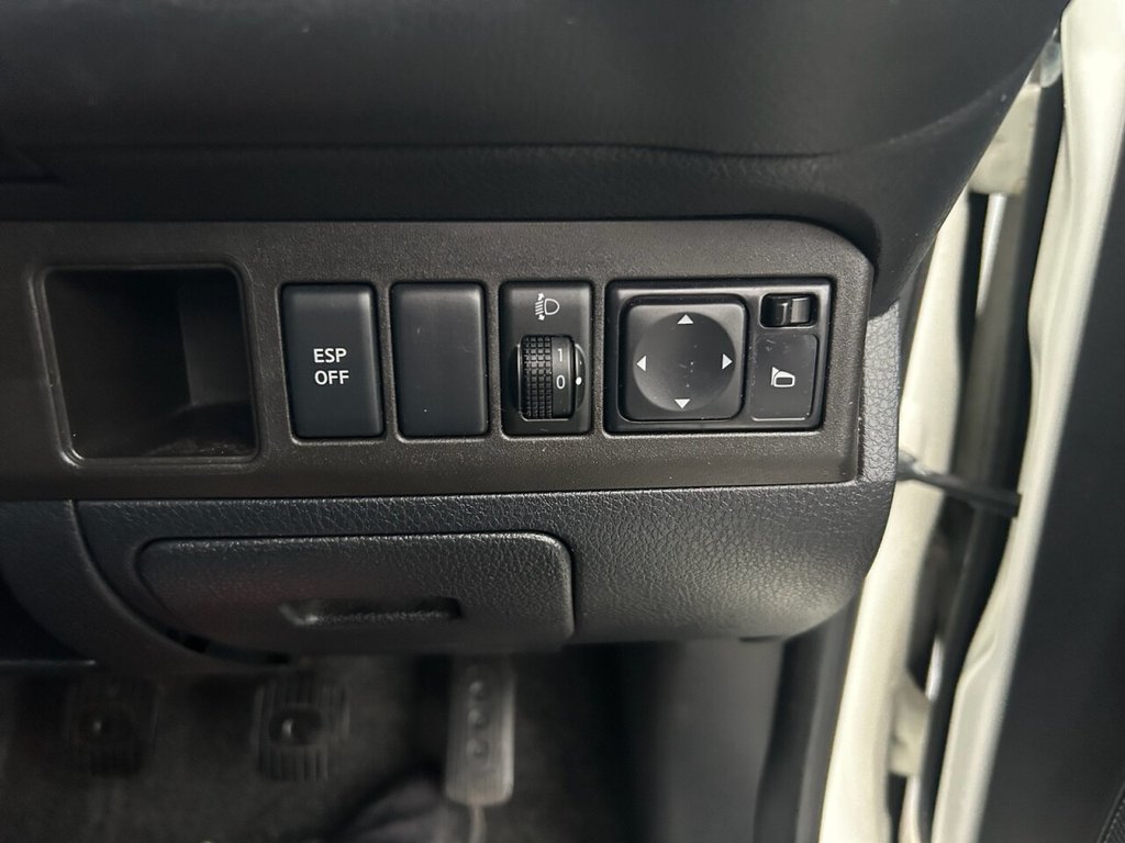 Used Nissan Note 2013 for sale - 77110793: Photo 14