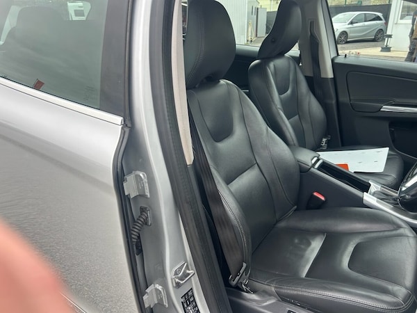 Used Volvo XC60 2014 for sale - 76210521: Photo 15
