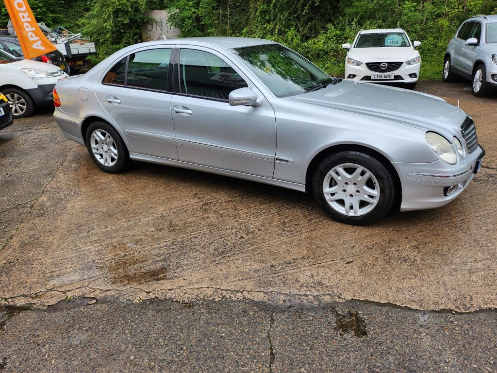 Used Mercedes-Benz E Class 2008 for sale - 77685083: Photo 2