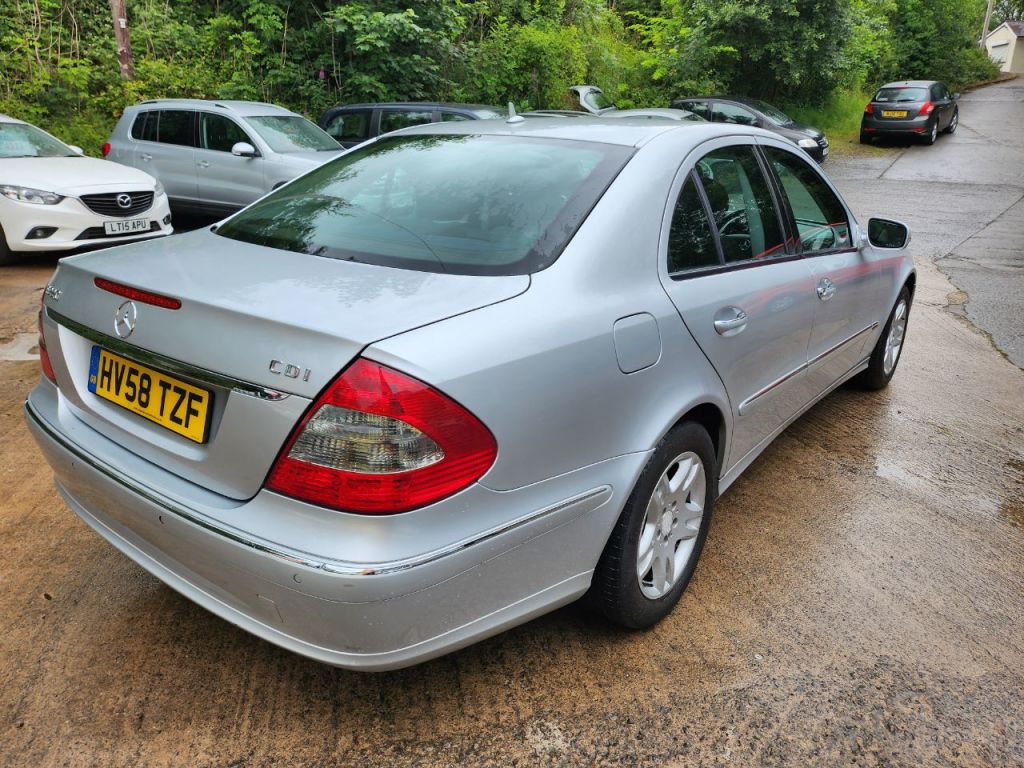 Used Mercedes-Benz E Class 2008 for sale - 77685083: Photo 5