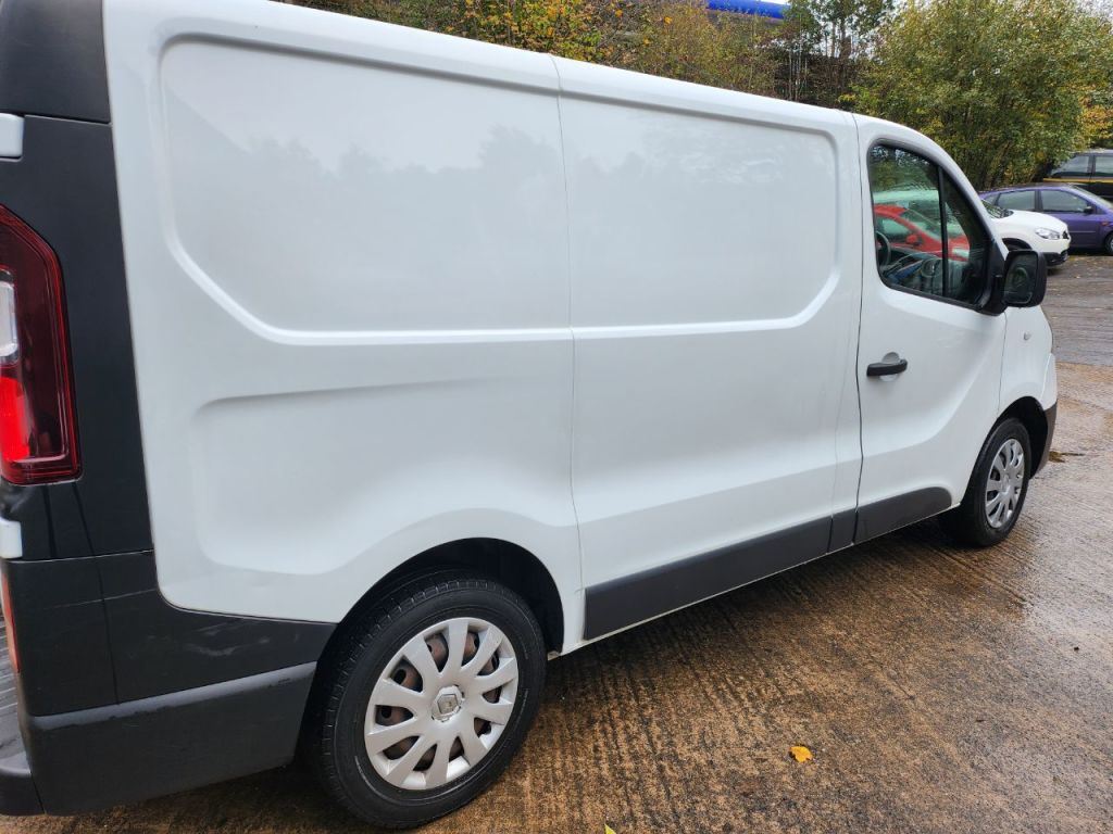 Used Renault Trafic 2015 for sale - 77685072: Photo 2