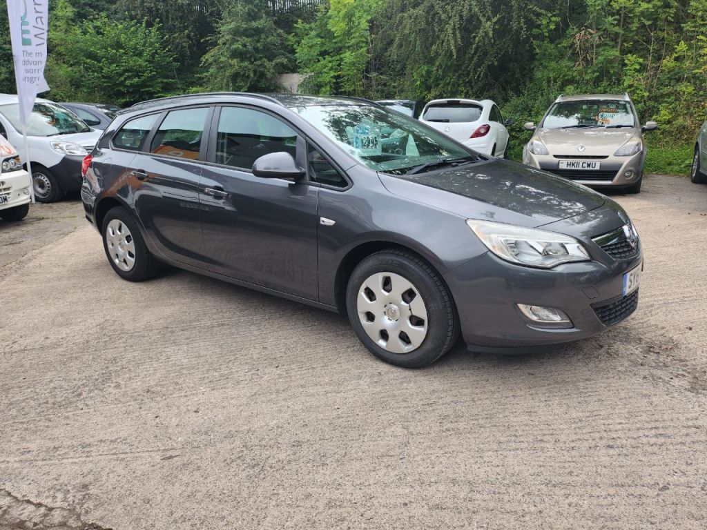Used Vauxhall Astra 2011 for sale - 77685078: Photo 2