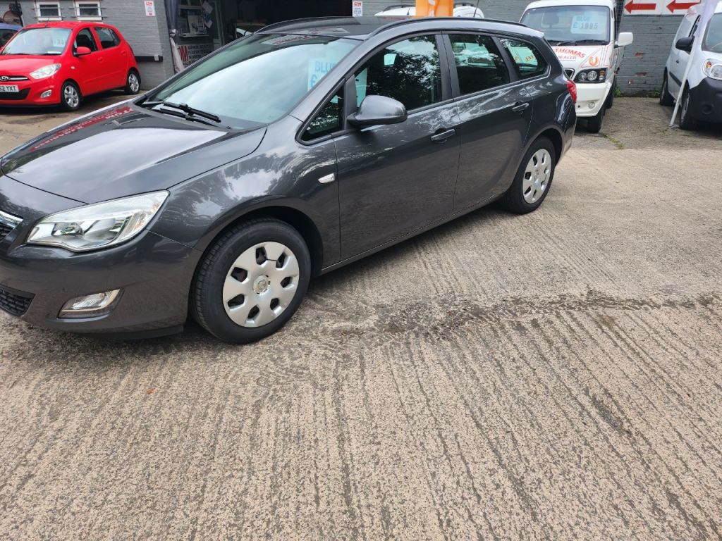 Used Vauxhall Astra 2011 for sale - 77685078: Photo 3