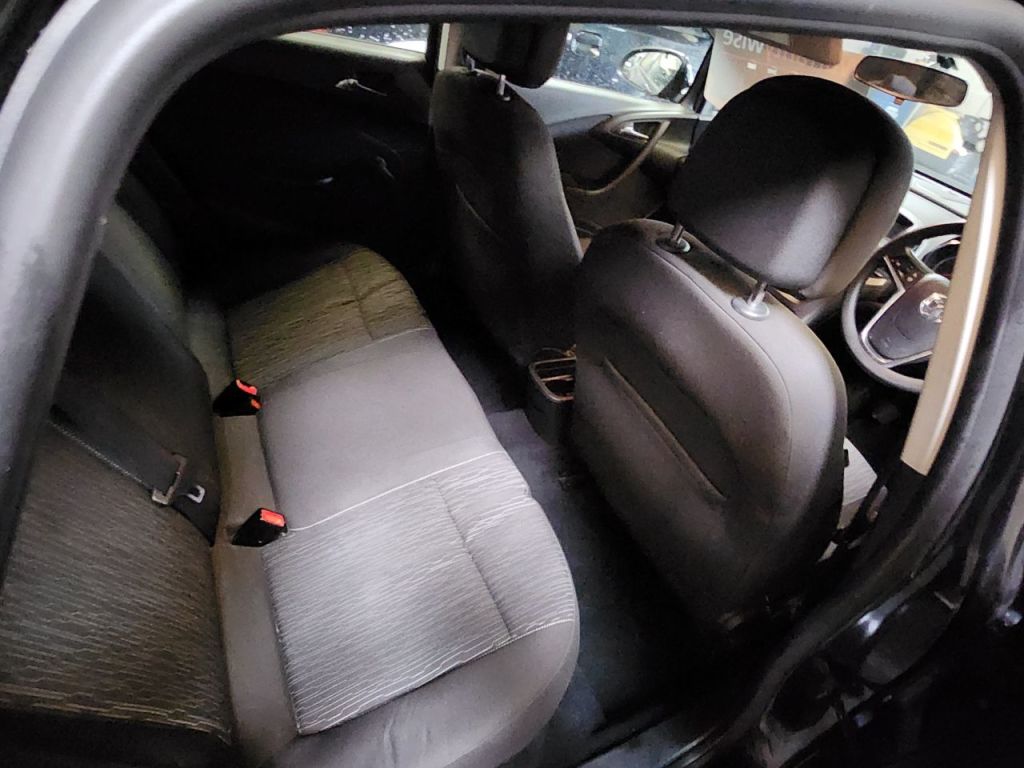 Used Vauxhall Astra 2011 for sale - 77685078: Photo 7