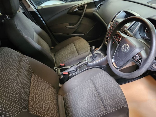 Used Vauxhall Astra 2011 for sale - 75689684: Photo 10