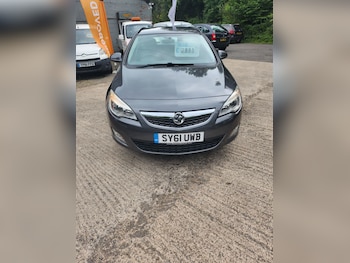 Vauxhall - Astra