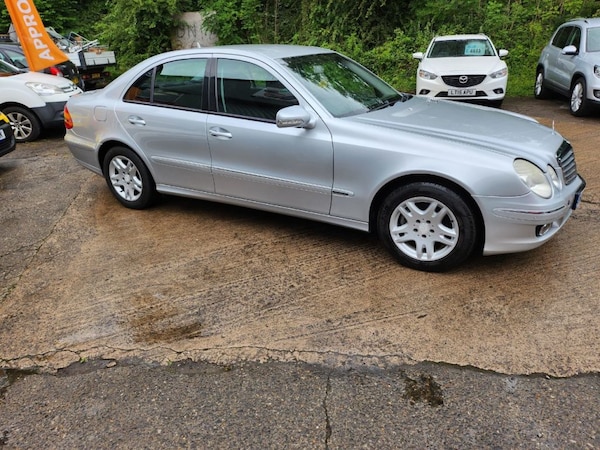 Used Mercedes-Benz E Class 2008 for sale - 75689693: Photo 2
