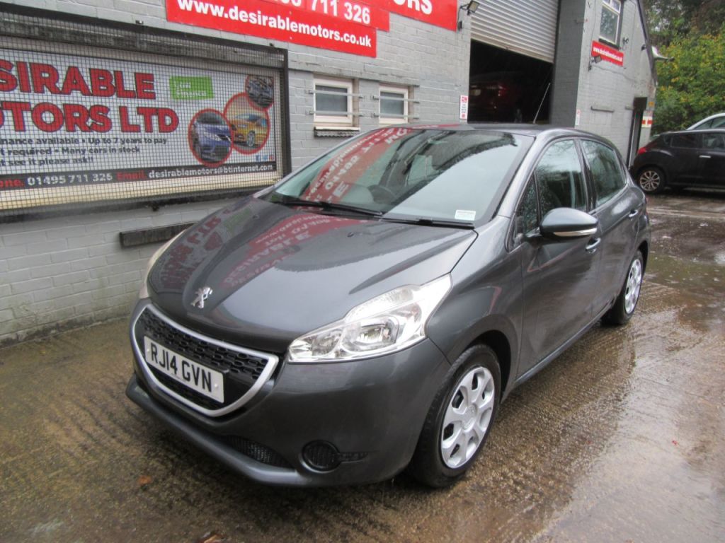 Used Peugeot 208 2014 for sale - 77685092: Photo 2