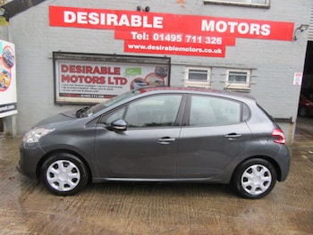Used Peugeot 208 2014 for sale - 77685092: Photo