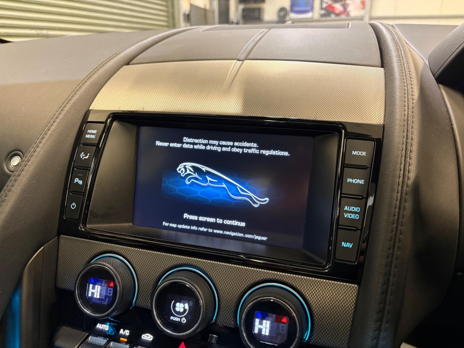 Used Jaguar F-Type 2014 for sale - 77143570: Photo 25