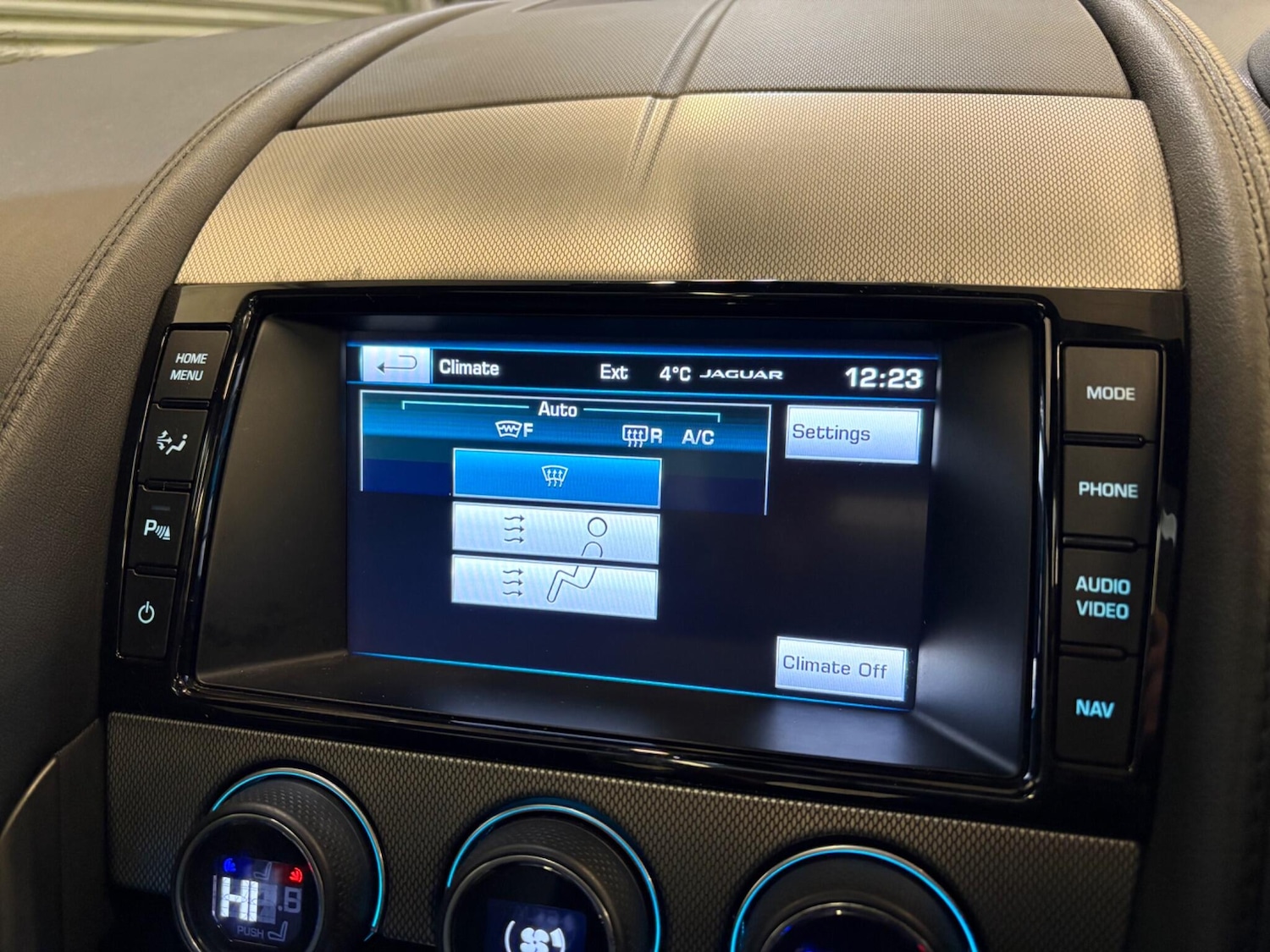 Used Jaguar F-Type 2014 for sale - 77143570: Photo 29