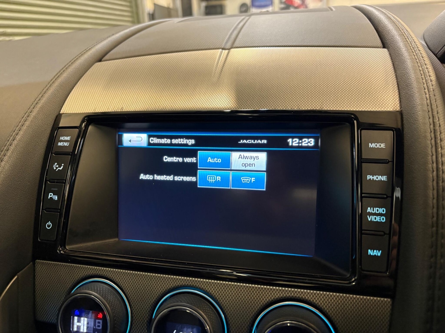 Used Jaguar F-Type 2014 for sale - 77143570: Photo 30