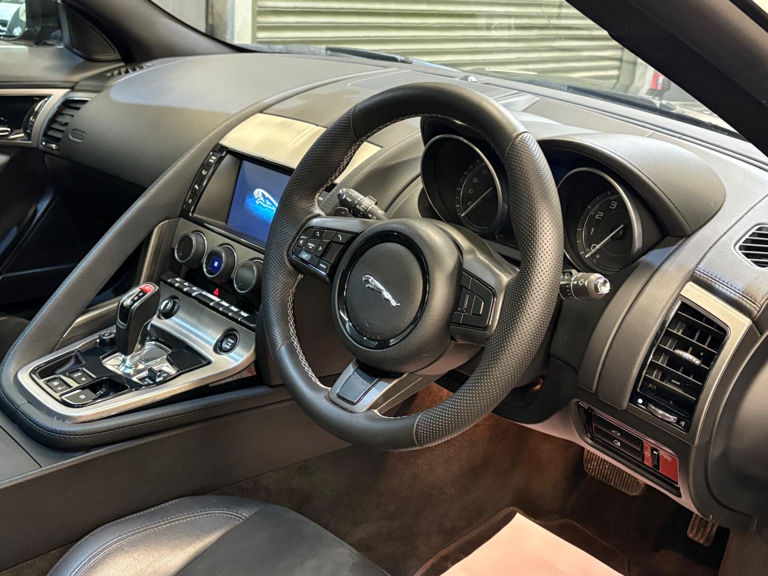 Used Jaguar F-Type 2014 for sale - 77143570: Photo 8