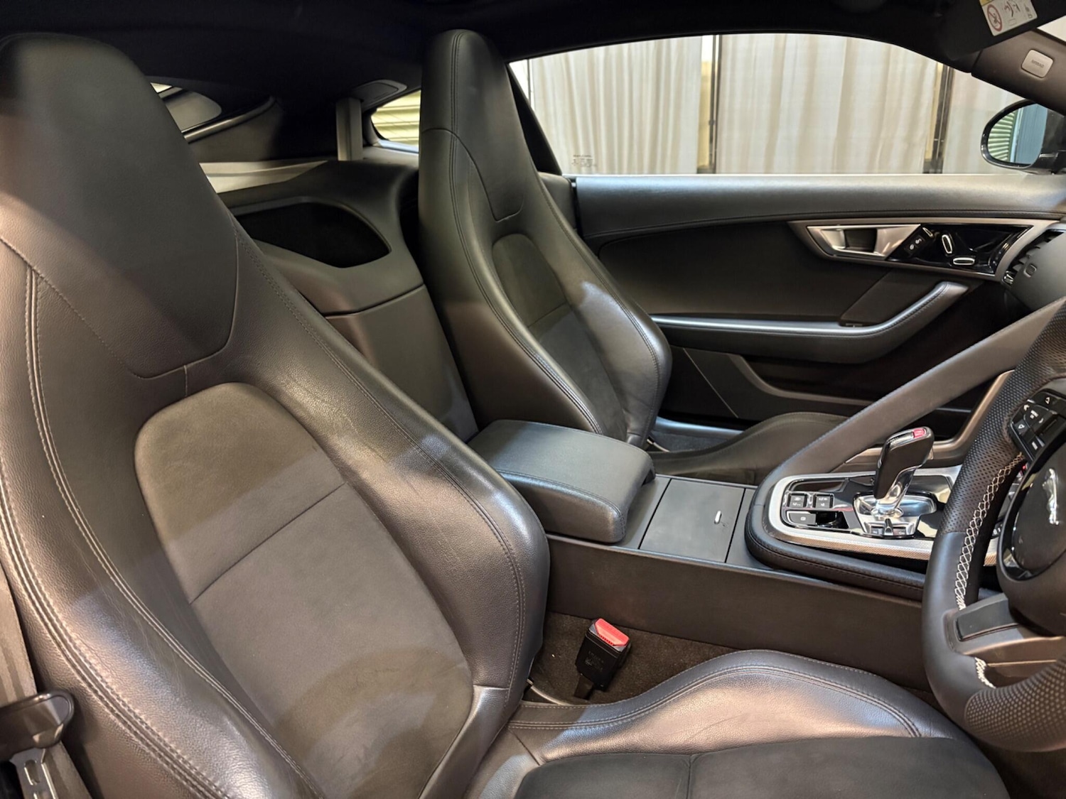 Used Jaguar F-Type 2014 for sale - 77143570: Photo 9