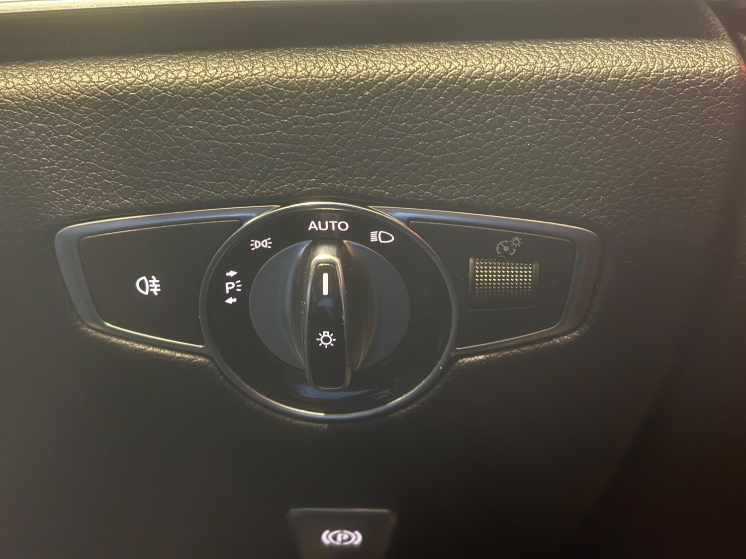 Used Mercedes-Benz E Class for sale - 77049804: Photo 25