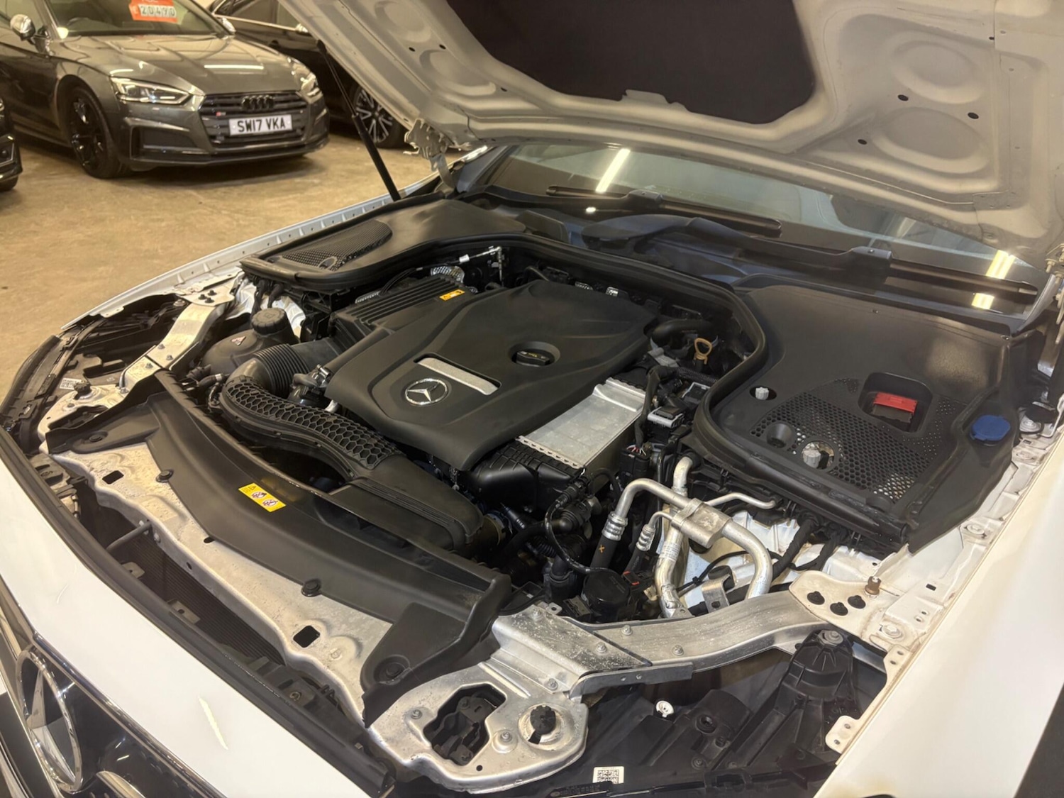 Used Mercedes-Benz E Class for sale - 77049804: Photo 69