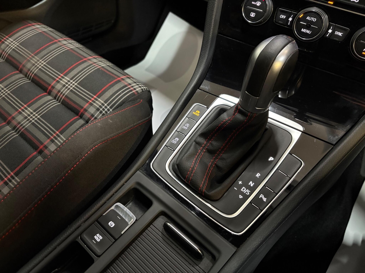 Used Volkswagen Golf 2018 for sale - 77395993: Photo 24