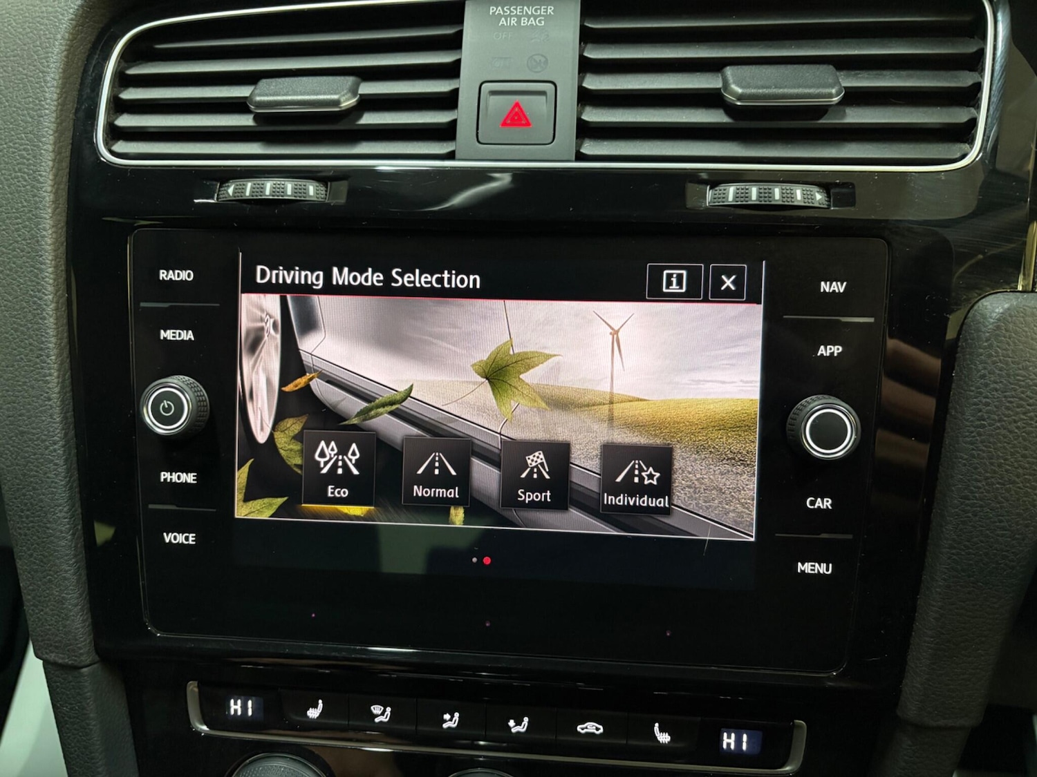 Used Volkswagen Golf 2018 for sale - 77395993: Photo 38