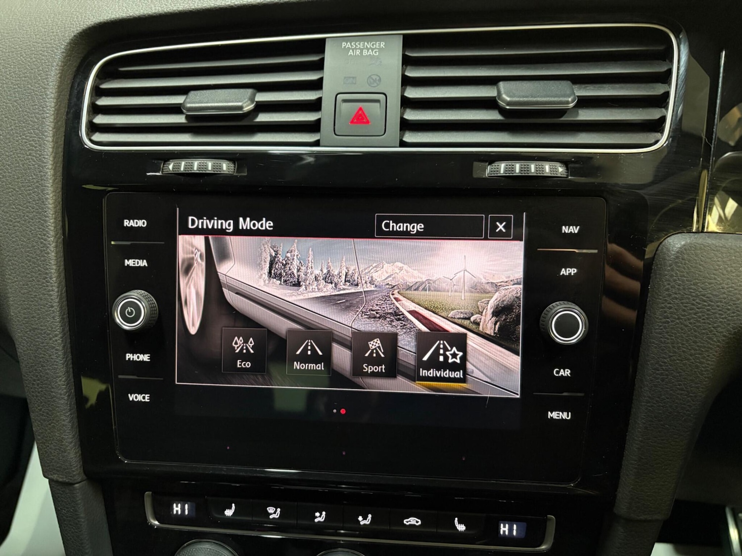 Used Volkswagen Golf 2018 for sale - 77395993: Photo 39