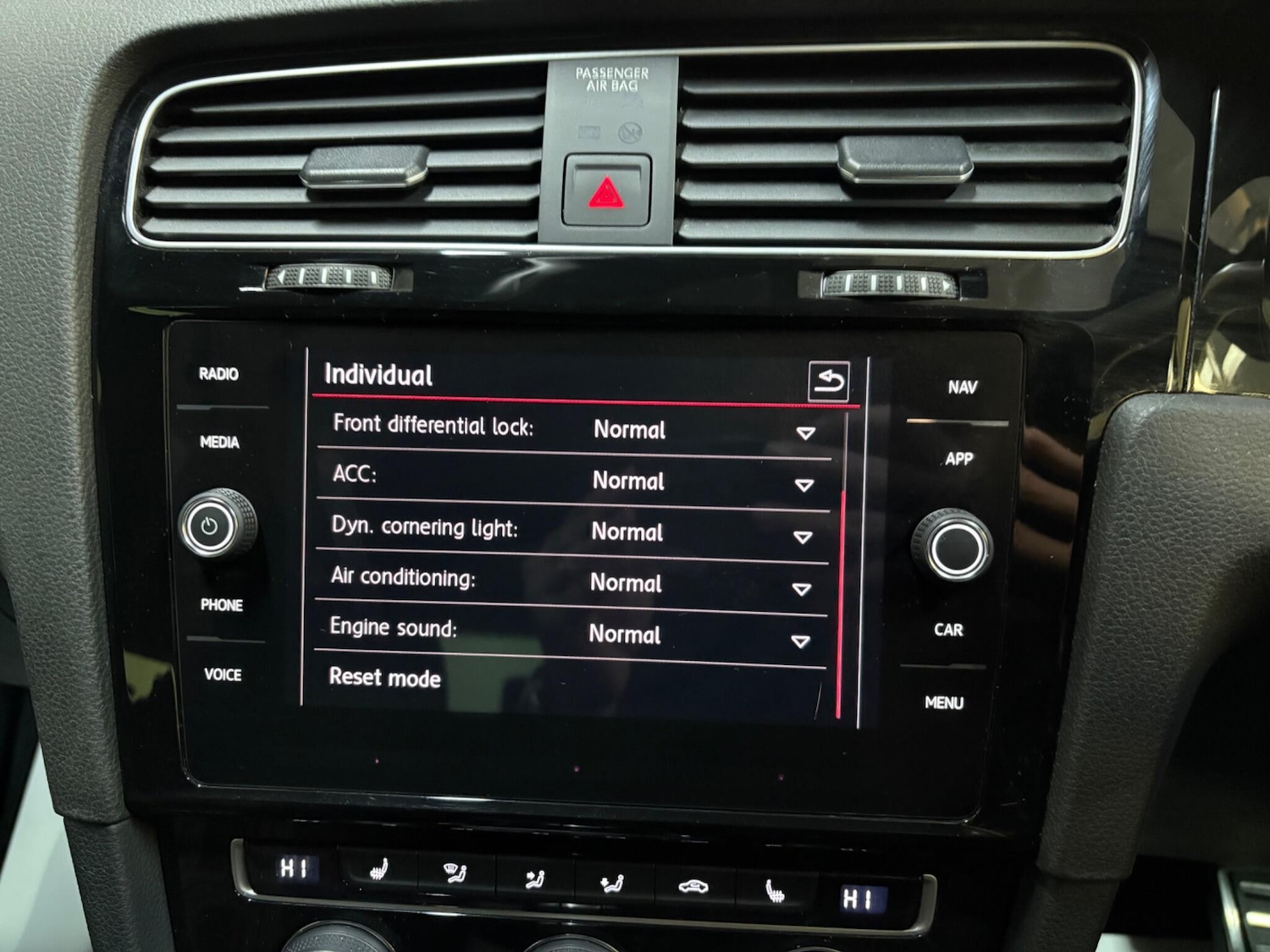 Used Volkswagen Golf 2018 for sale - 77395993: Photo 41