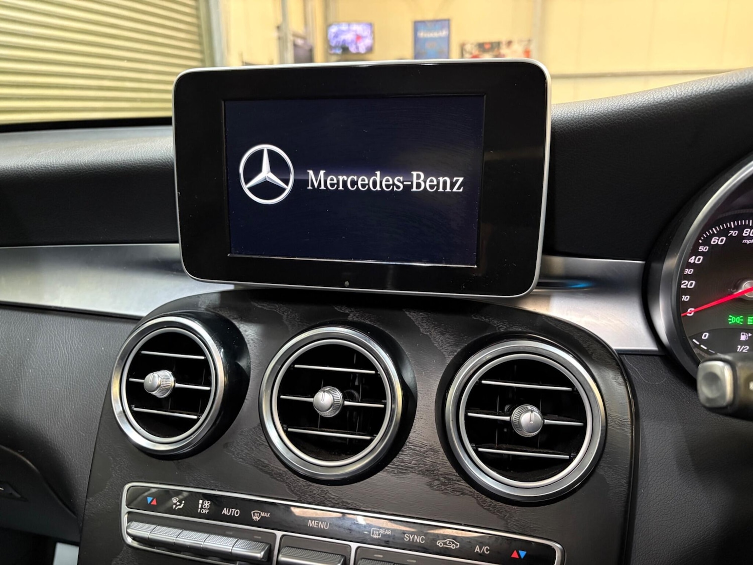 Used Mercedes-Benz GLC 2019 for sale - 77292013: Photo 25