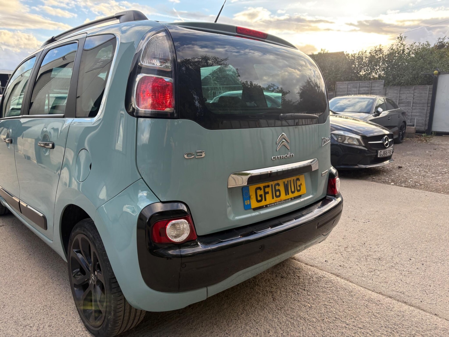Vehicle 21